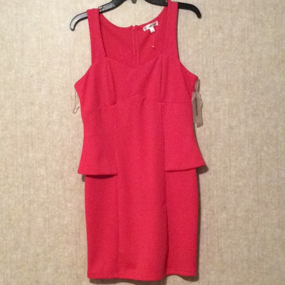 Beautiful peplum dress - Picture 1 of 4